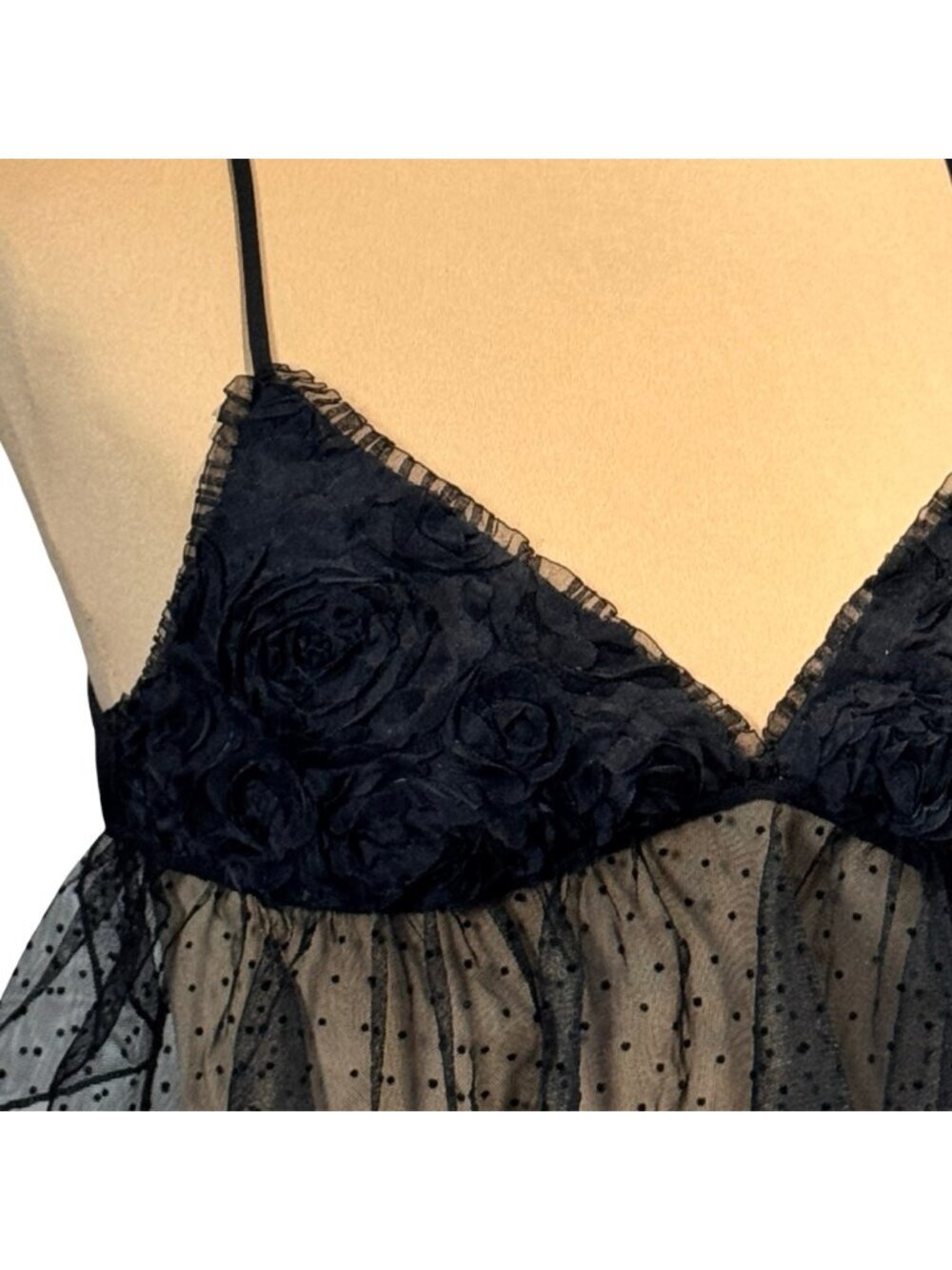 NEW Kimchi Blue Black Lace Asymmetric Babydoll Crop Top Sz S 3D Flower Ethereal - Picture 4 of 15